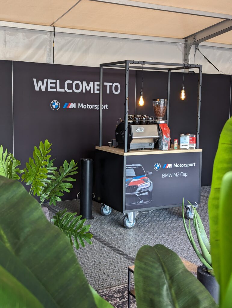 Mobile kaffeebar mit siebträgermaschine gs3 und Mühle